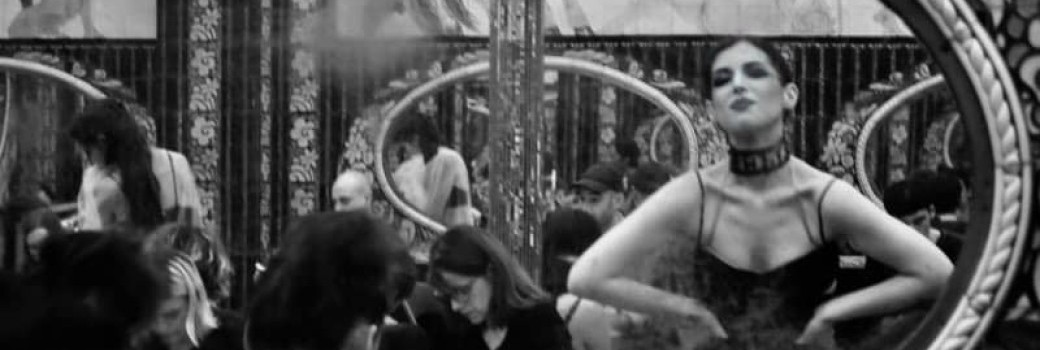 Sneaky Peek la Parisienne