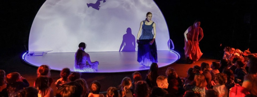 Spectacle de fin d'année "Les Mamans de la Lune"