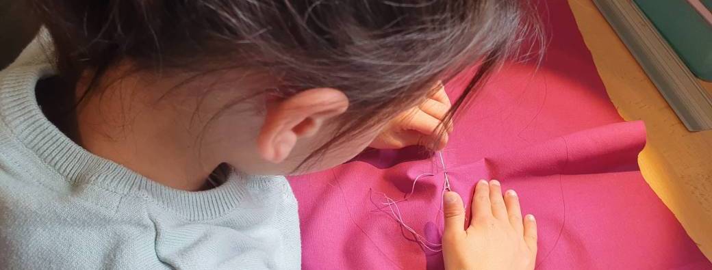 STAGE ENFANT - CREATION D'UN COUSSIN AVEC BRODERIE ET CUSTOMISATION . De 6 à 9 ans