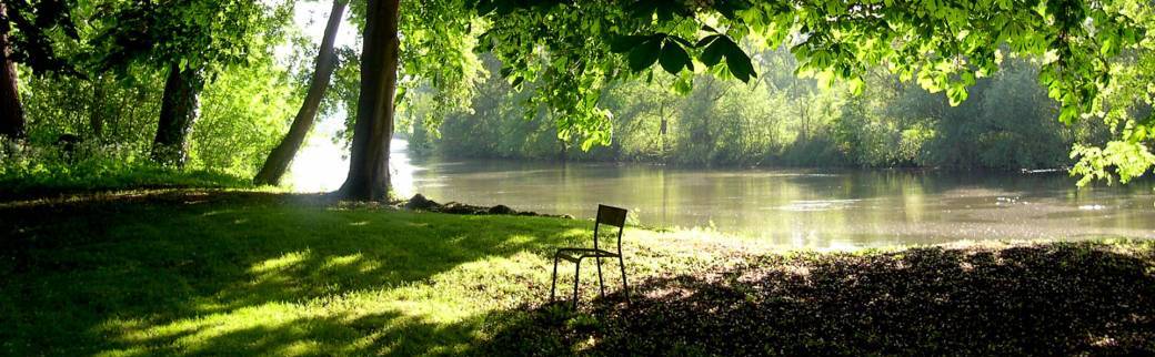 Huiles Essentielles & Chakras Huiles Essentielles & Chakras