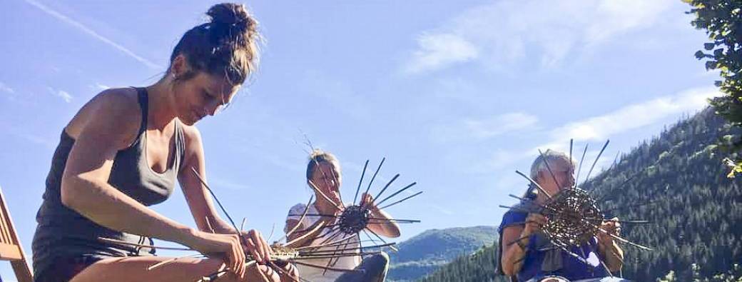 Stage yoga, vannerie et plantes comestibles - Août 2026