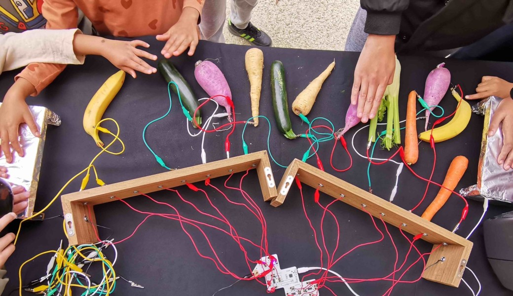 Atelier Synthé, Fruits et Légumes : découverte de la musique électronique