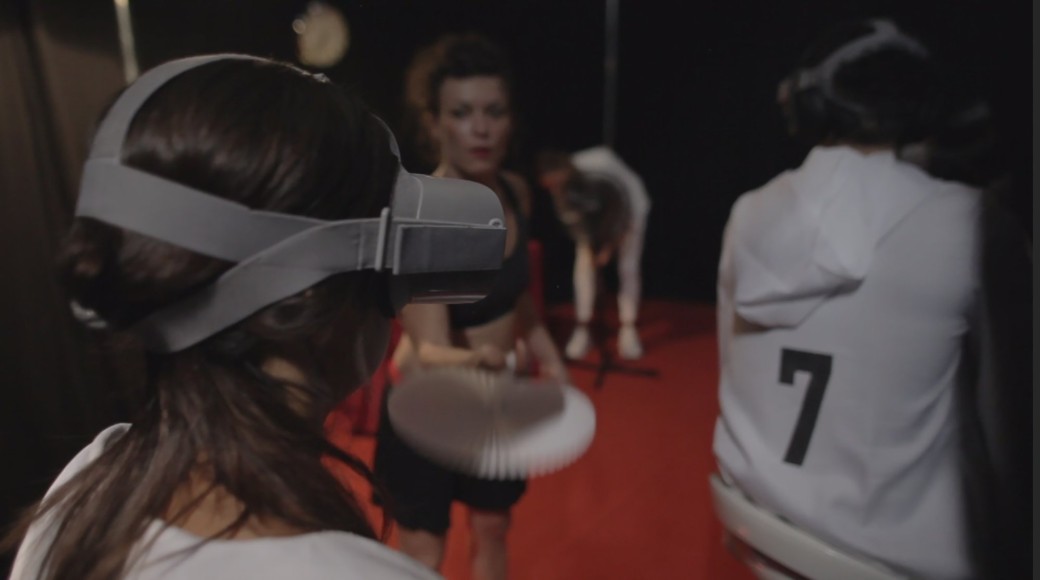 The ordinary circus girl