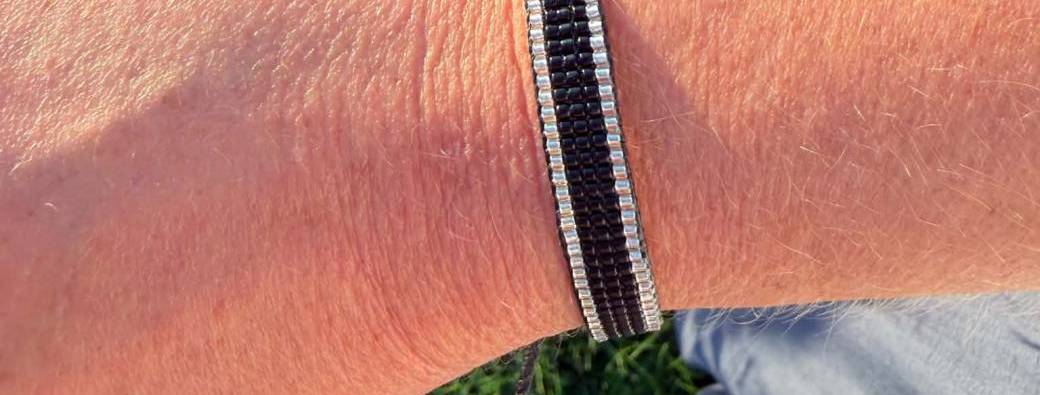 Tissage d'un bracelet au métier à tisser - Niveau débutant - rang 5 perles