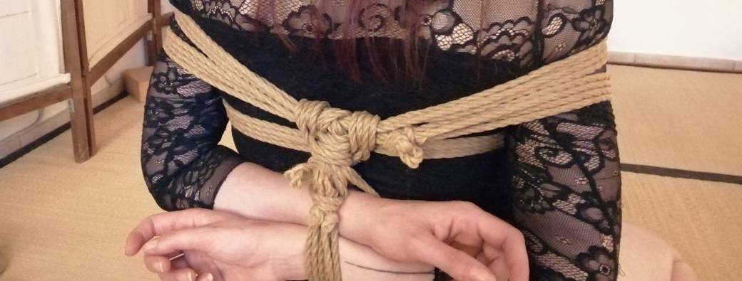 Cours de shibari chez Benoît : TK1 - Les bases du takate kote