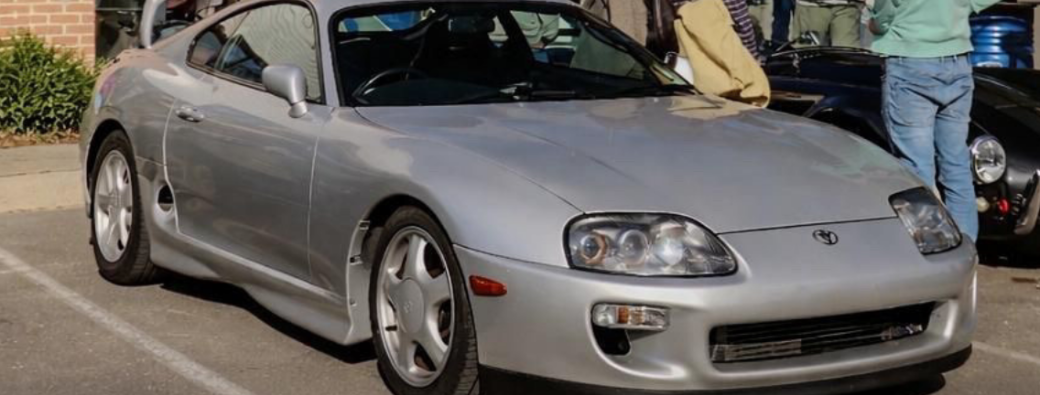 Toyota Supra MK IV grise (1 passager)