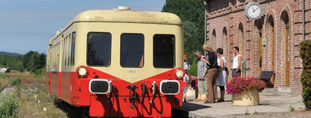 TRAIN TOURISTIQUE | Visite du Château d'Acquembronne en train spécial et attelage