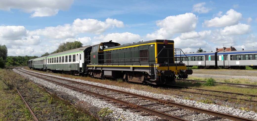 TRAIN TOURISTIQUE | Voyage en Locomotive diesel et voitures années 30