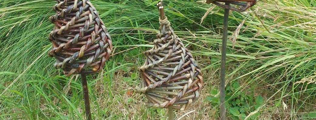 Tressage de champignons décoratifs en osier