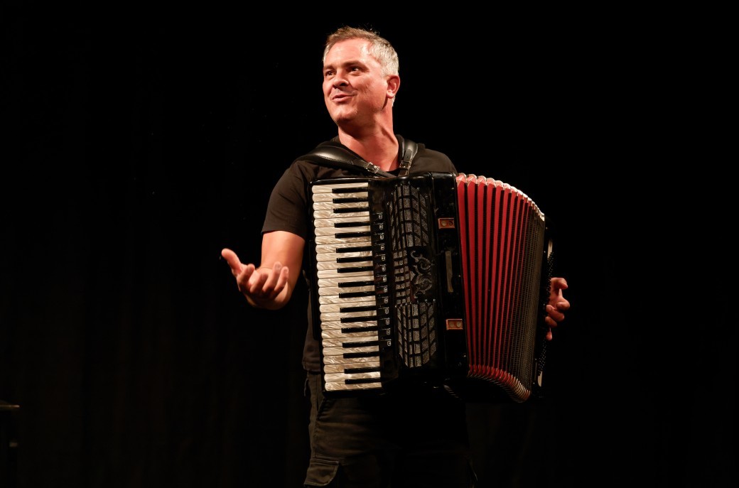 VA VOIR À NAPLES SI J'Y SUIS