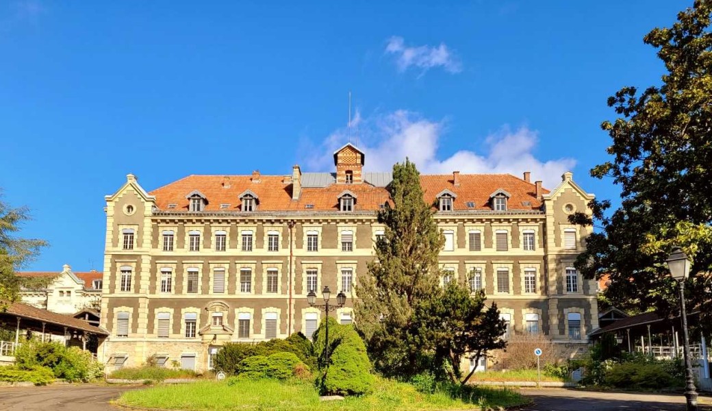 Visite de l'ancien hôpital du Perray-Vaucluse