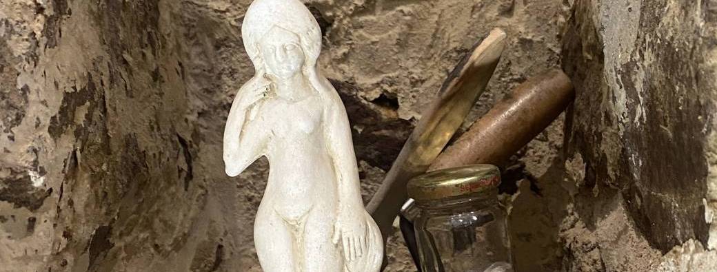 VISITE EN FAMILLE - L'enquête de l'archéologue