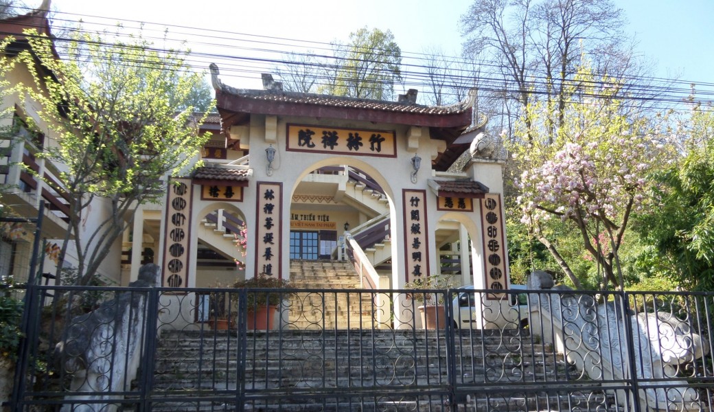 Visite et déjeuner végétarien à la Pagode vietnamienne de Trùc Làm