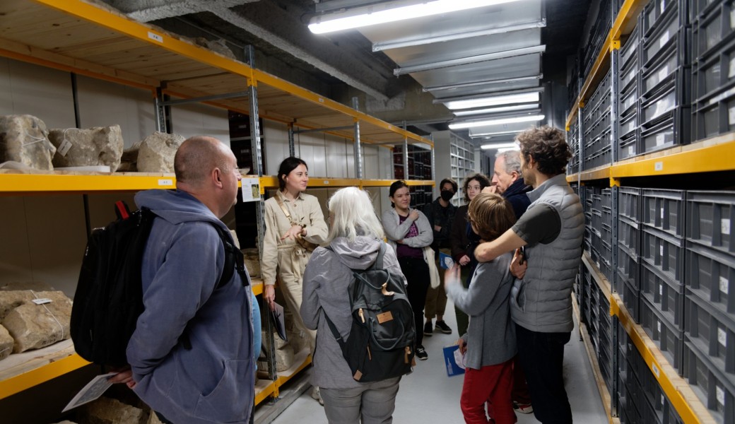 Visite guidée des réserves du Pôle archéologique de Paris 