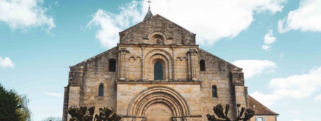 Visite insolite de l'église de Varenne-l'Arconce en nocturne