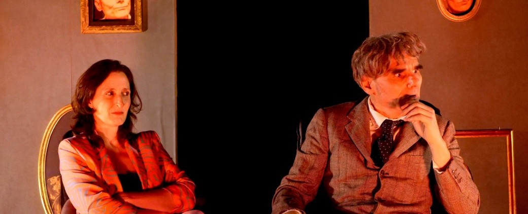 Vue d’en haut - Compagnie les Âmes Singes Vue d’en haut - Compagnie les Âmes Singes