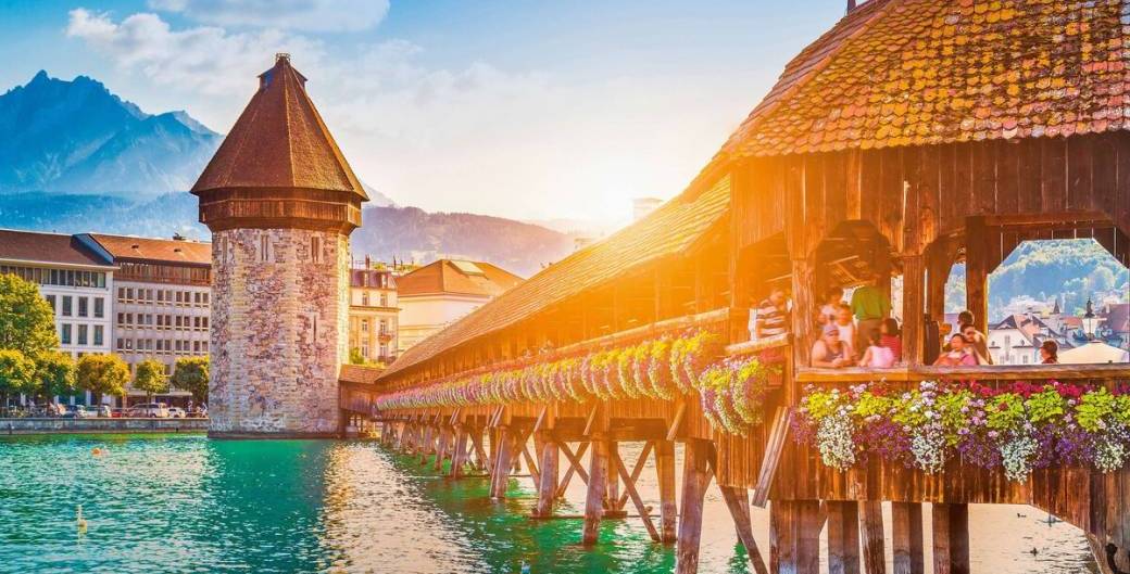 Week-end en Suisse : Carnaval de Lucerne & Genève | 1-2 mars Week-end en Suisse : Carnaval de Lucerne & Genève | 1-2 mars