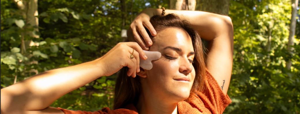 Yoga du visage - Sculpter, lisser, drainer :  maîtrisez les outils du yoga du visage