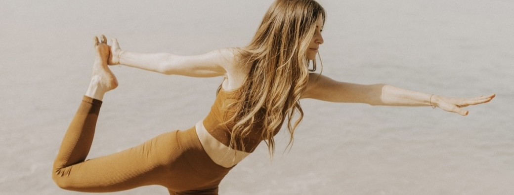 Yoga féminin bord de mer - Energie, vitalité & renaissance
